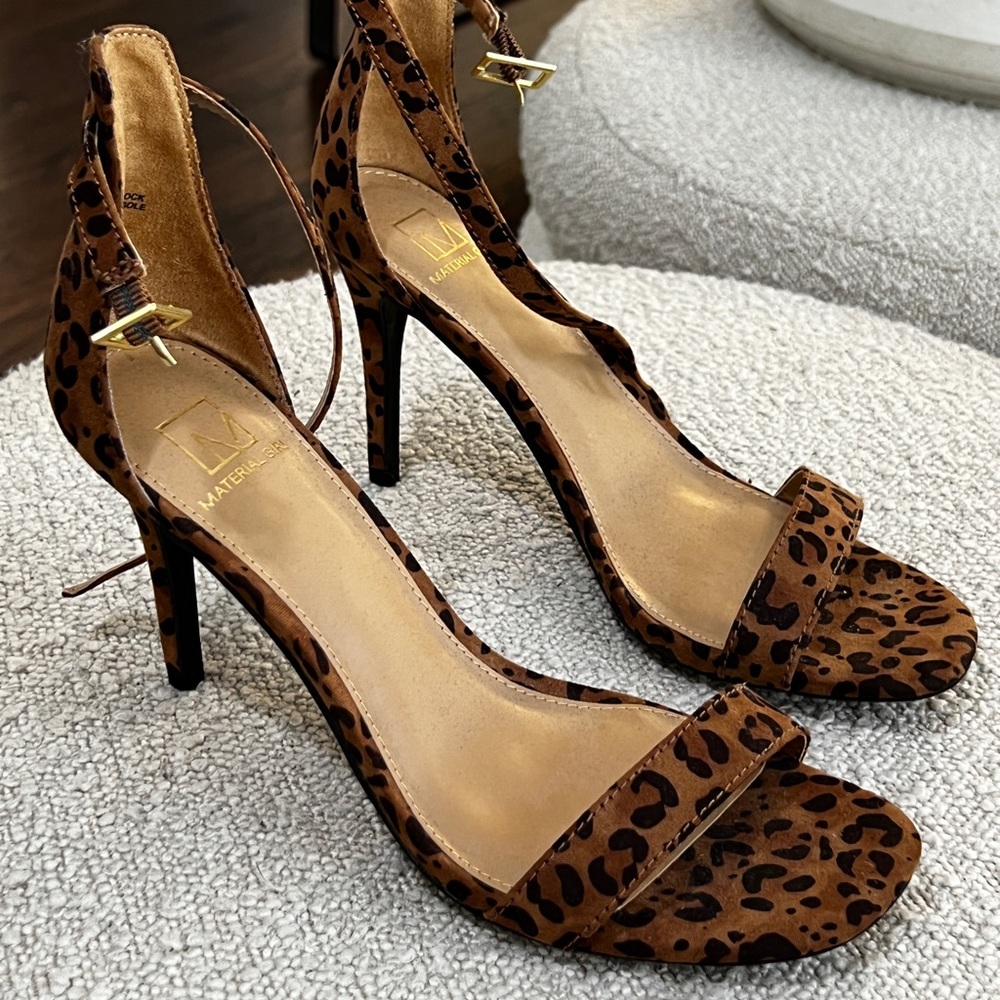 Brand new never worn heels